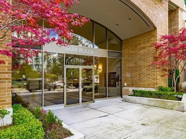 1188 Richards St #1902, Vancouver, BC V6B 3E6