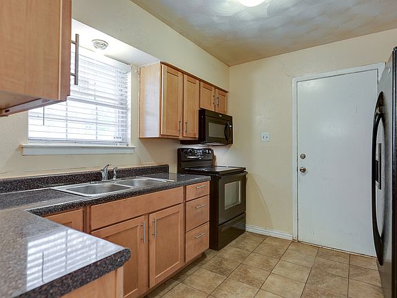 4th image of 7665 Woodshire Dr
