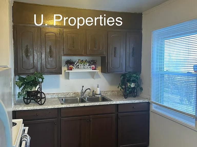 2213 Gerald St — Photo 8