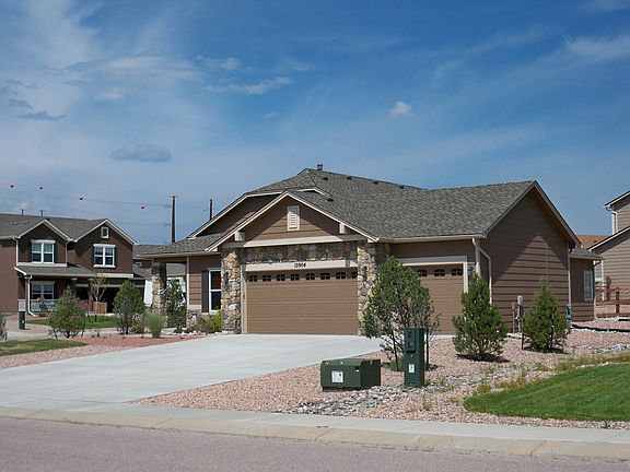 Sits on 1/4 Acre Lot