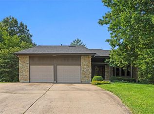 9203 NW 77th St, Weatherby Lake, MO 64152