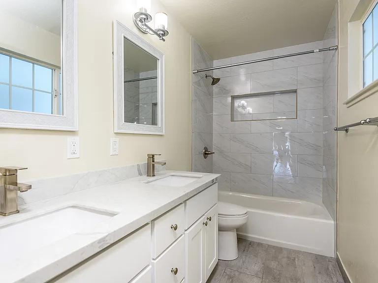 3335 Los Prados St #2 — Photo 16