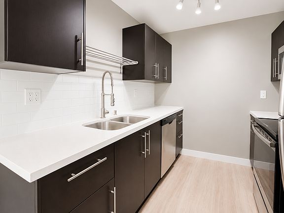 4th image of 3744 Bancroft St APT 1