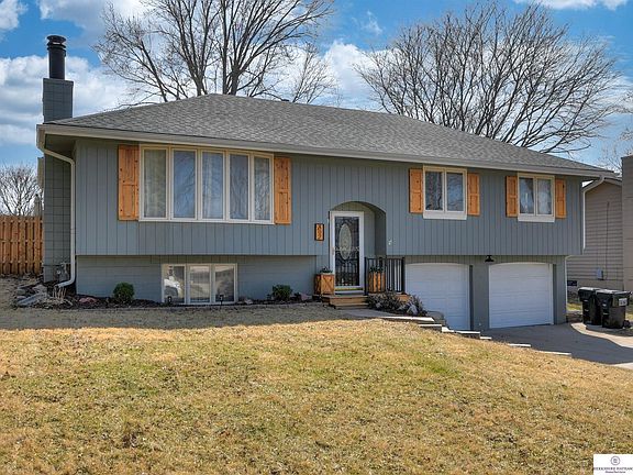 3rd image of 807 Matthies Dr