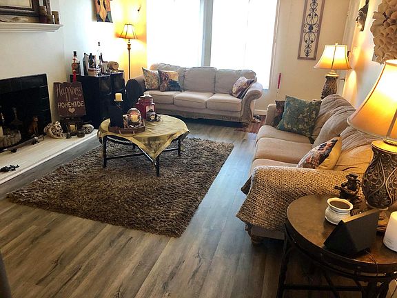 3rd image of 608 S Glendora Ave APT A