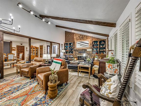 5th image of 1509 N Canary Dr