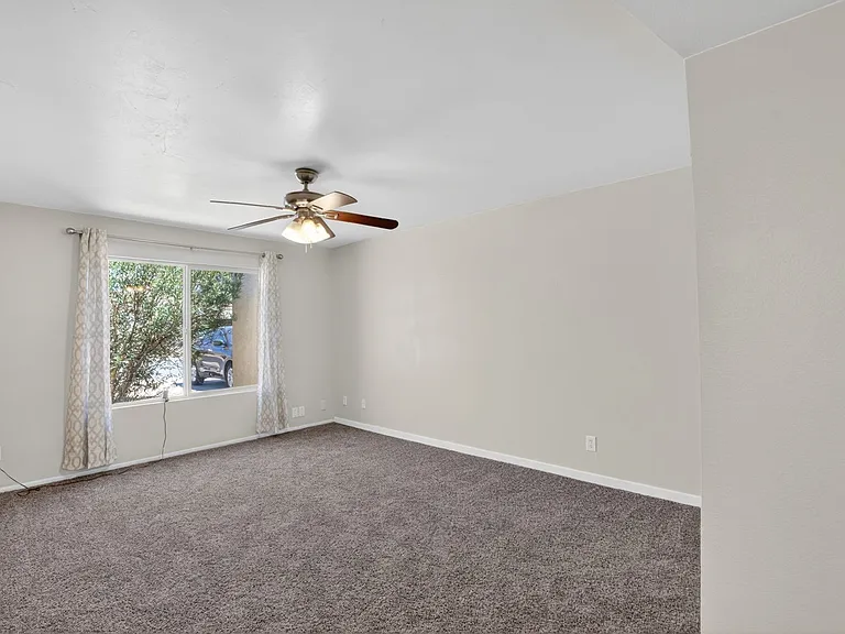 517 W Duke Dr — Photo 20