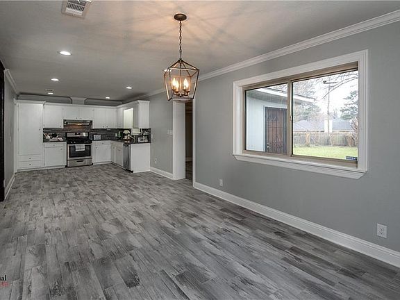 5th image of 9046 Southwood Dr