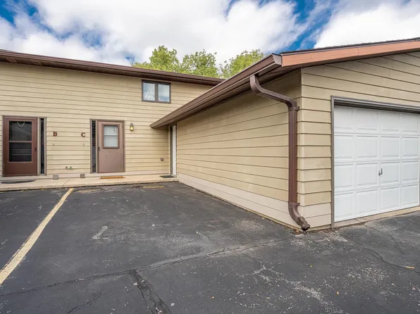 1525 Witzel Ave APT C, Oshkosh, WI 54902