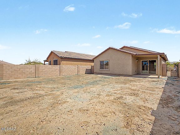 5th image of 10561 W Waveland Dr