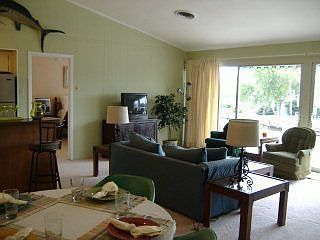 4th image of 12 Jamaica Dr