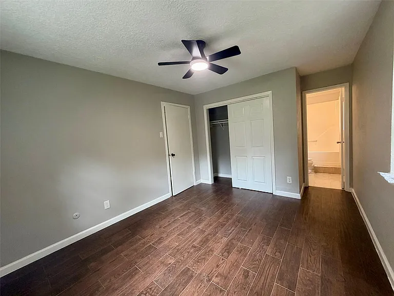 4827 Pine Ave #A — Photo 9