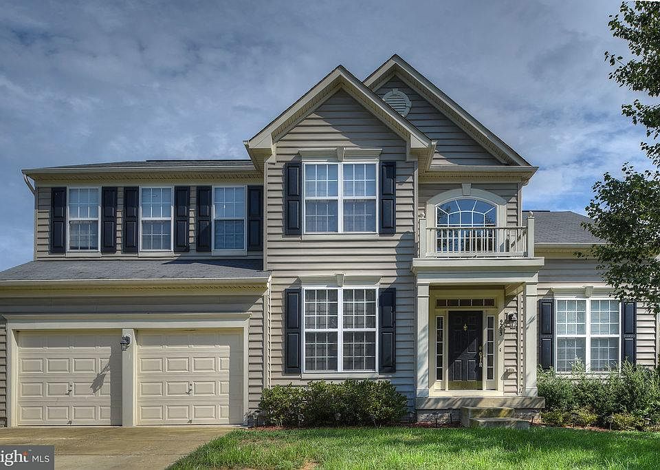 1st image of 9203 Holly Leaf Dr
