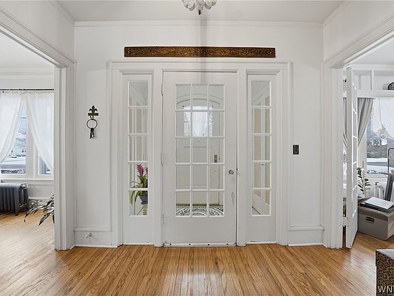 5th image of 727 W Center St