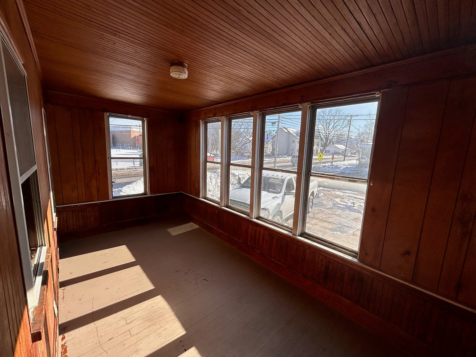 2 bed, 900 sqft, $1,300 — Photo 1