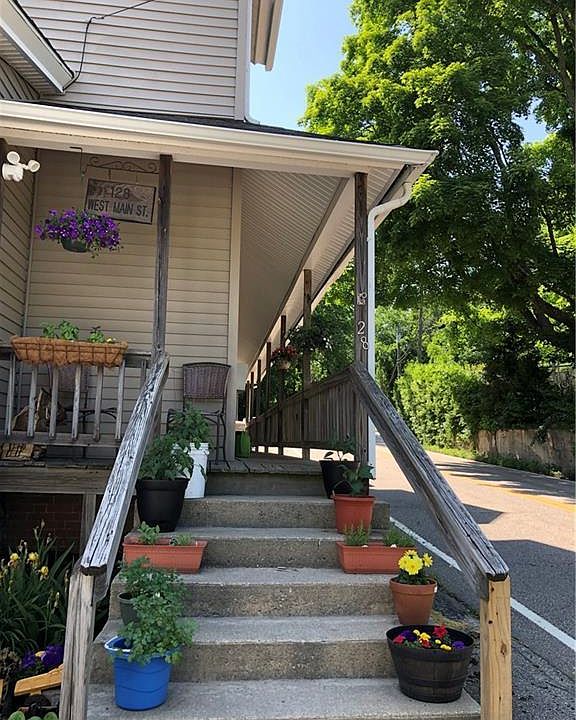 2nd image of 128 W Main St #2