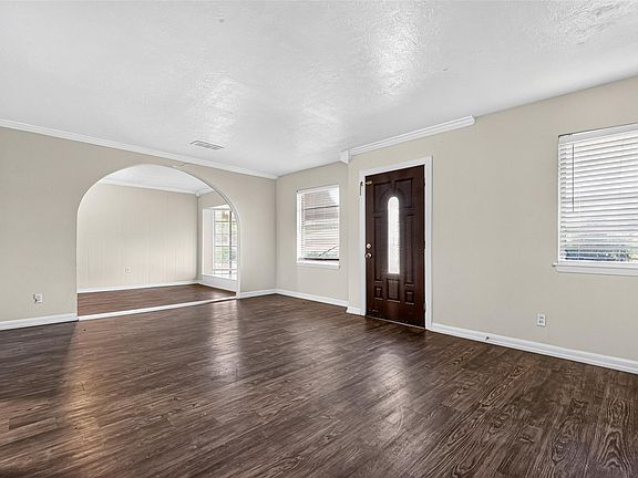 4th image of 3010 Groton Dr