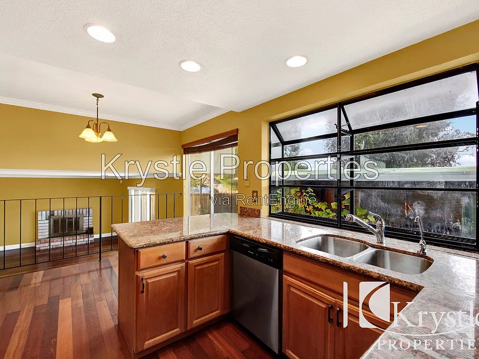 1345 Corcoran Ave