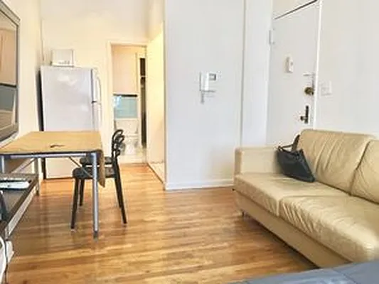 Rented by ALTER REALTY CO INC | media 10