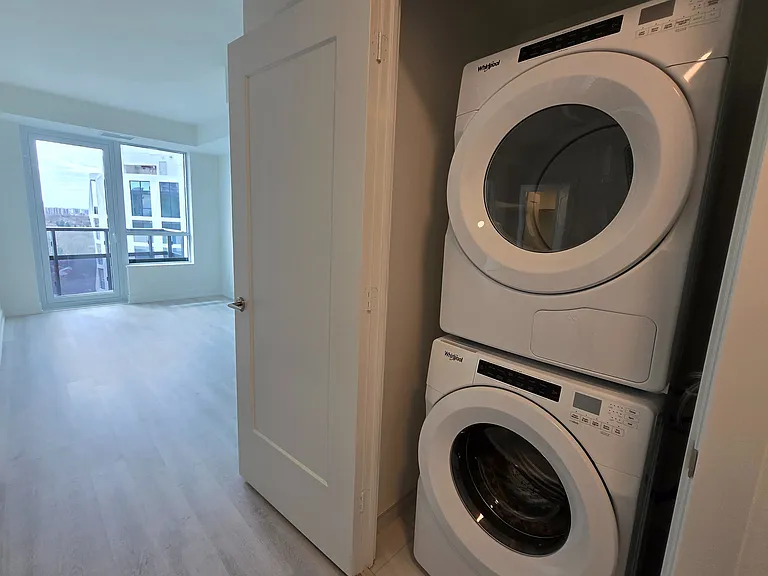 60 Central Park Dr #2110 — Photo 19