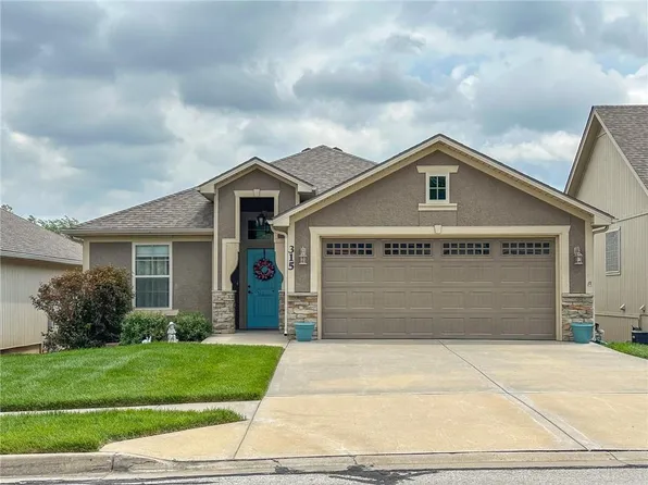 315 S Marimack Dr, Kearney, MO 64060