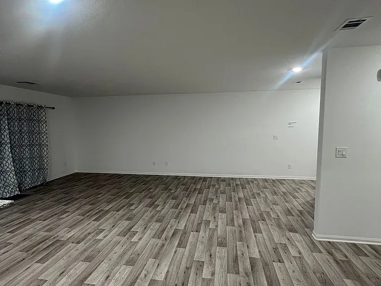 7668 Loftwood Ave — Photo 9