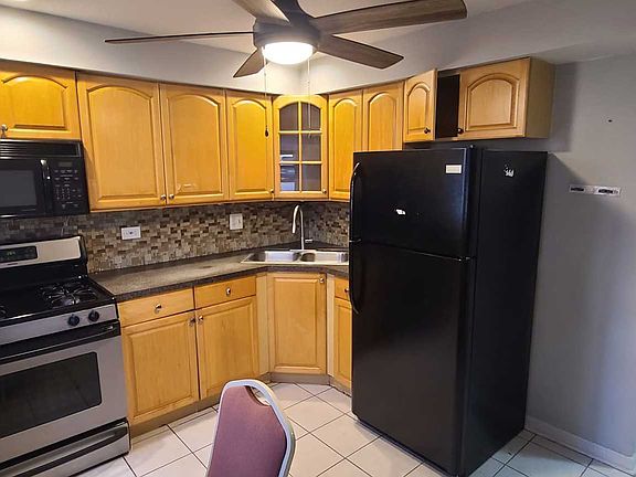 4th image of 10145 W Hartford Ct #1D