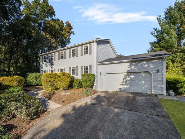 55 Hillcrest Dr, Cranston, RI 02921