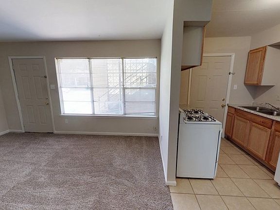 4th image of 1030 Novarese St APT 7
