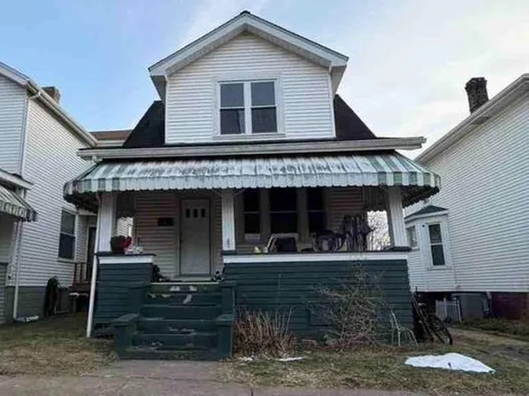 24 8th St, McMechen, WV 26040