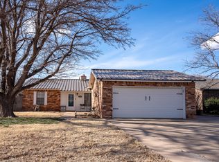 2803 Mesa Dr, Plainview, TX 79072