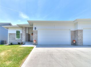 4429 Lower Beaver Rd, Des Moines, IA 50310