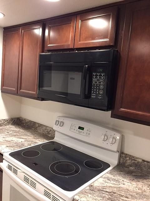 Kitchen_Microwave