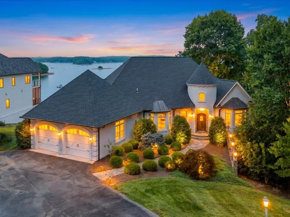 145 Lake Shore Dr, Union Hall, VA 24176