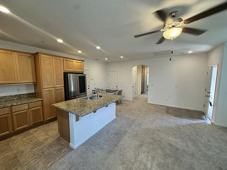 2904 Dillon Ln — Photo 7