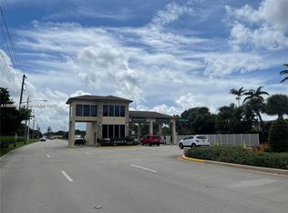 Suffolk, Hollywood, FL 33027