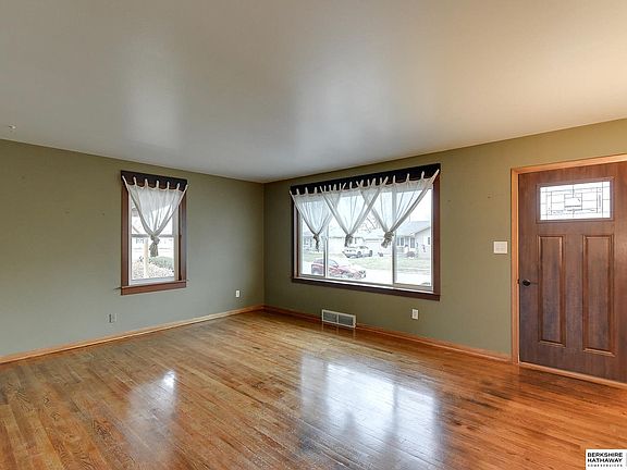 5th image of 2039 Fairacres Dr