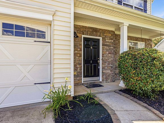 2nd image of 8 Carillon Ct