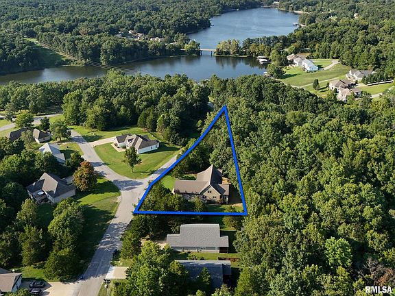 2nd image of 790 Luxor Landing Rd