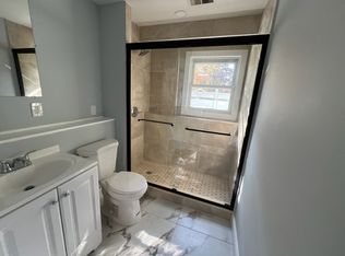 92 Elizabeth St, River Edge, NJ 07661