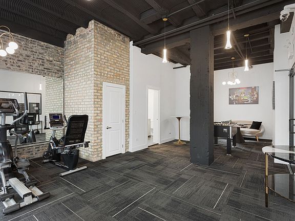 2nd image of 6026 N Winthrop Ave APT 1D