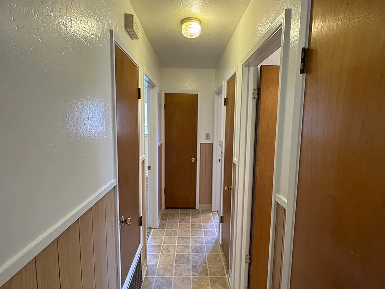 649 Marshall St #B — Photo 19
