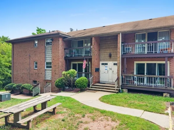 60 Deanna Dr, APT 159 #159, Hillsborough Twp., NJ 08844