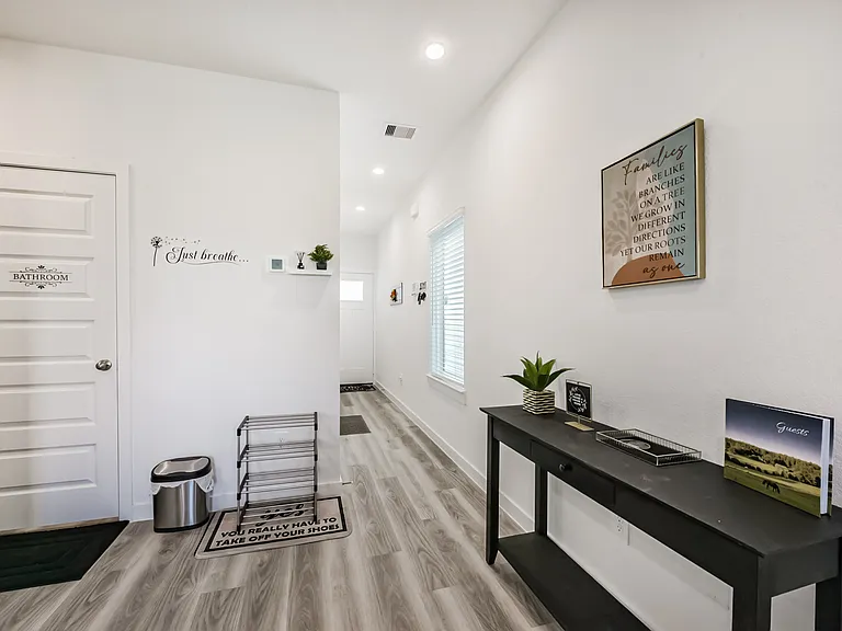 2811 Lisburn Terrace Ln — Photo 2