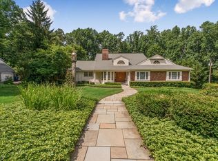 30 Rolling Hill Dr, Morristown, NJ 07960
