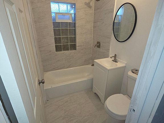 5th image of 2442 N 39th St #12444