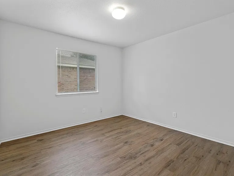 2205 Lookout Ln — Photo 21