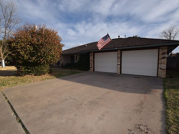 2nd image of 4619 Laura Dr