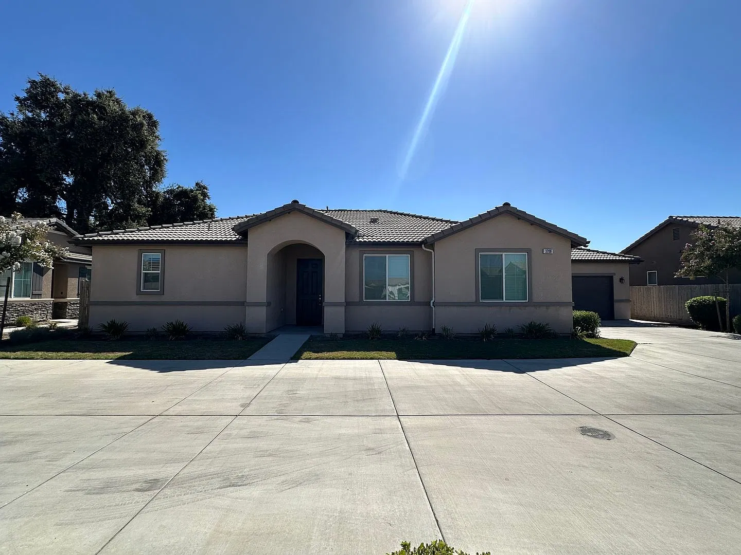 Charming home located in gated community coming soon! — Photo 2