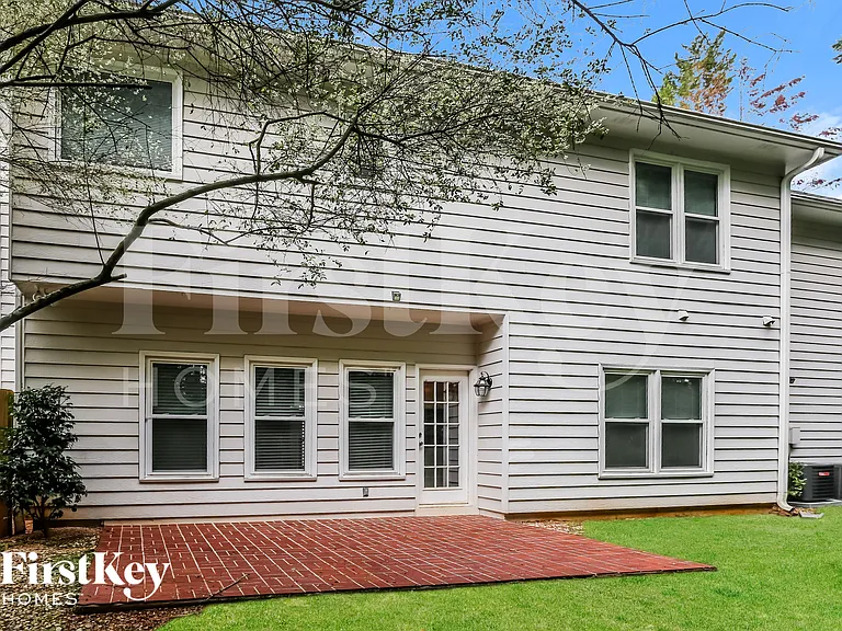 3215 Maple Terrace Dr — Photo 15